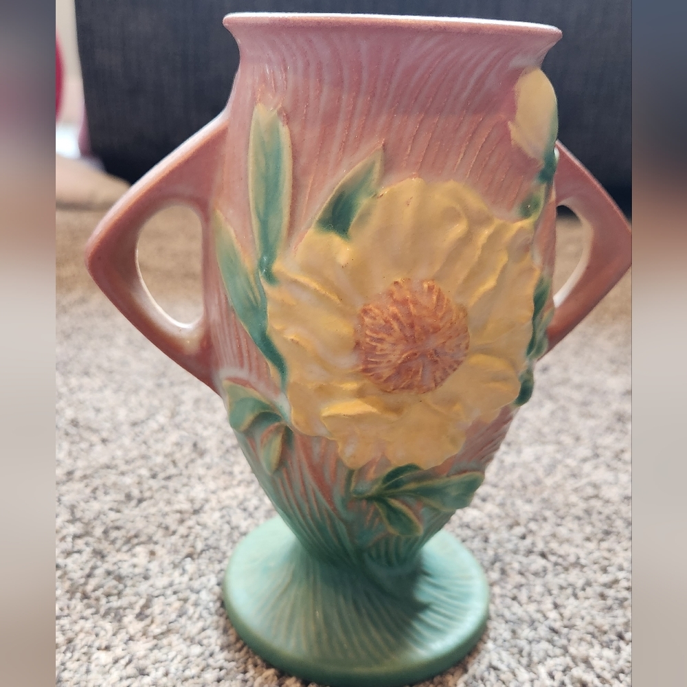 Roseville vintage 1942 Roseville 168 pottery peony double handled vase, 7 inch.